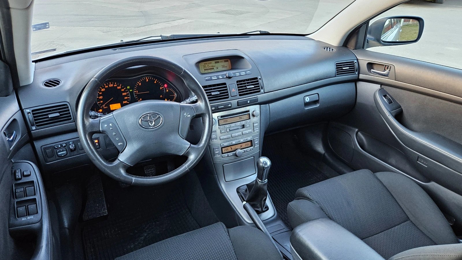 Toyota Avensis 2.0 D4d Klimatron/TOP SUSTOQNIE, снимка 10 - Автомобили и джипове - 53788328