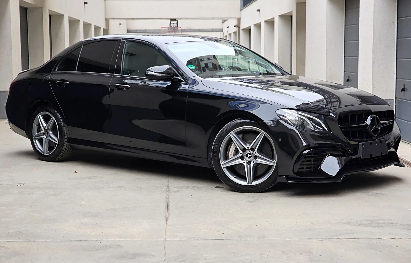 Mercedes-Benz E 350 Mercedes E350d * BRABUS BLACK OPTIC* FULL ASSISTAN, снимка 5 - Автомобили и джипове - 53890370