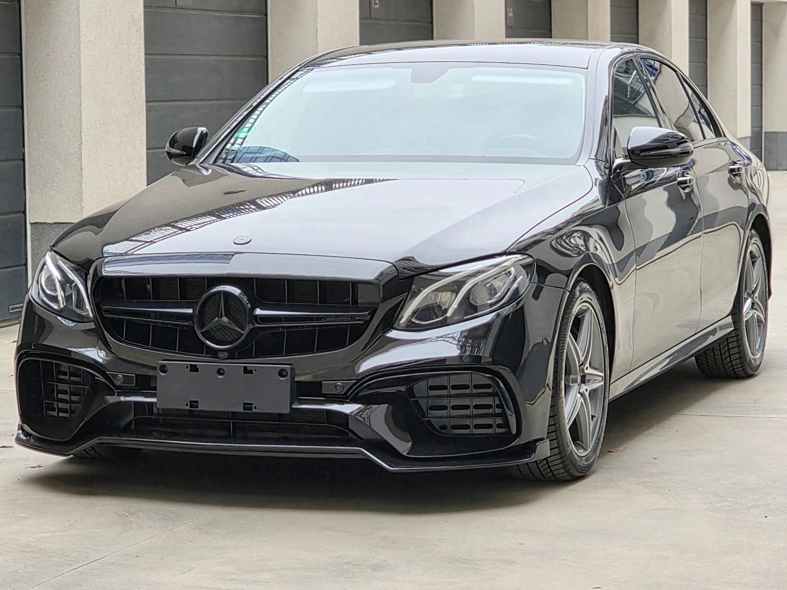 Mercedes-Benz E 350 Mercedes E350d * BRABUS BLACK OPTIC* FULL ASSISTAN, снимка 10 - Автомобили и джипове - 53890370