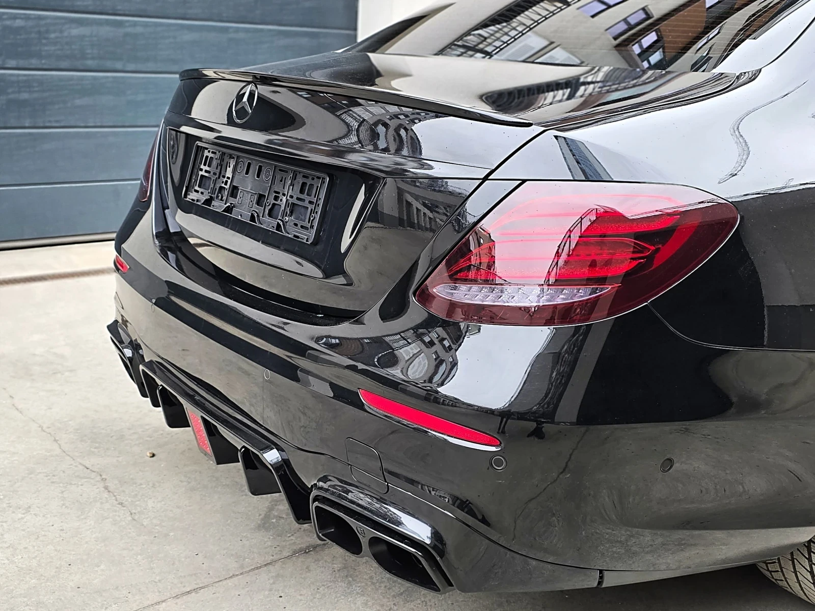 Mercedes-Benz E 350 Mercedes E350d * BRABUS BLACK OPTIC* FULL ASSISTAN, снимка 14 - Автомобили и джипове - 53890370