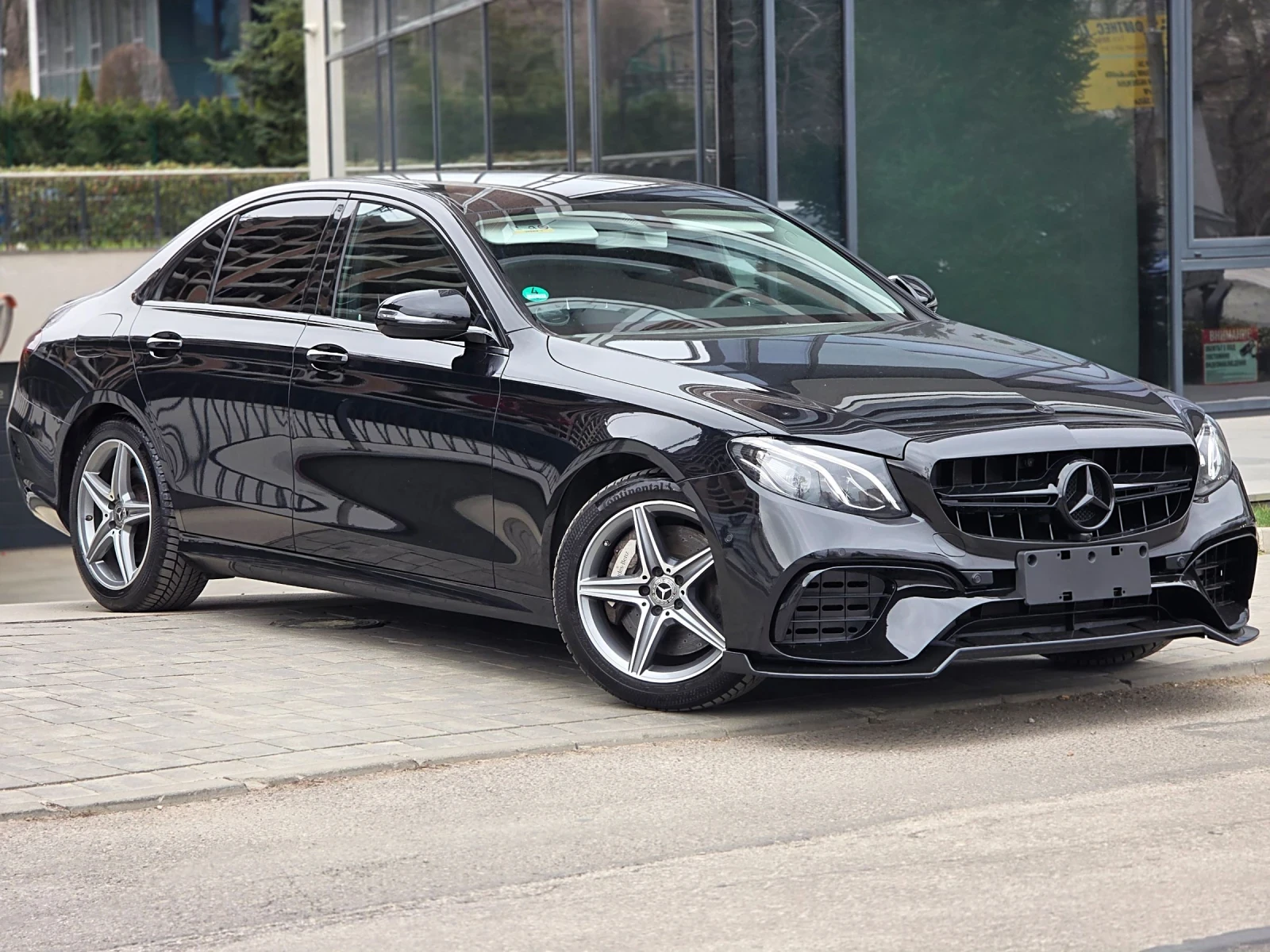 Mercedes-Benz E 350 Mercedes E350d * BRABUS BLACK OPTIC* FULL ASSISTAN, снимка 8 - Автомобили и джипове - 53890370