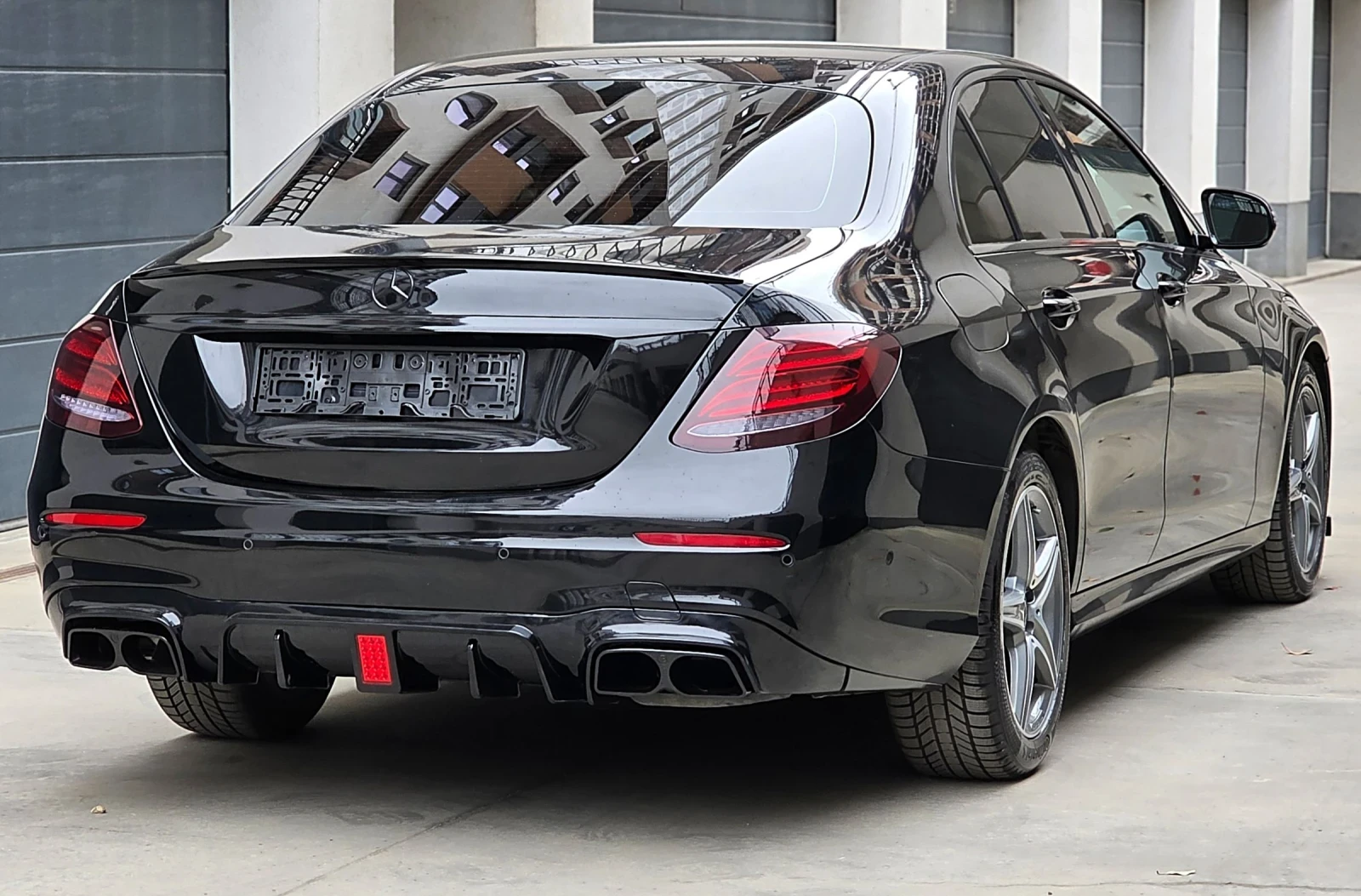 Mercedes-Benz E 350 Mercedes E350d * BRABUS BLACK OPTIC* FULL ASSISTAN, снимка 13 - Автомобили и джипове - 53890370