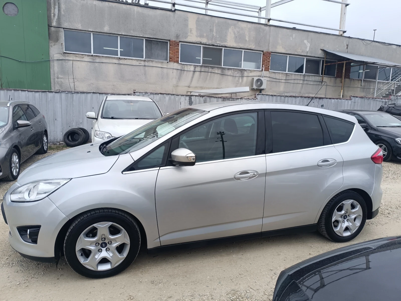 Ford C-max 1.6i * Газов инжекцион * Навигация * KEYLESS * , снимка 8 - Автомобили и джипове - 53906414