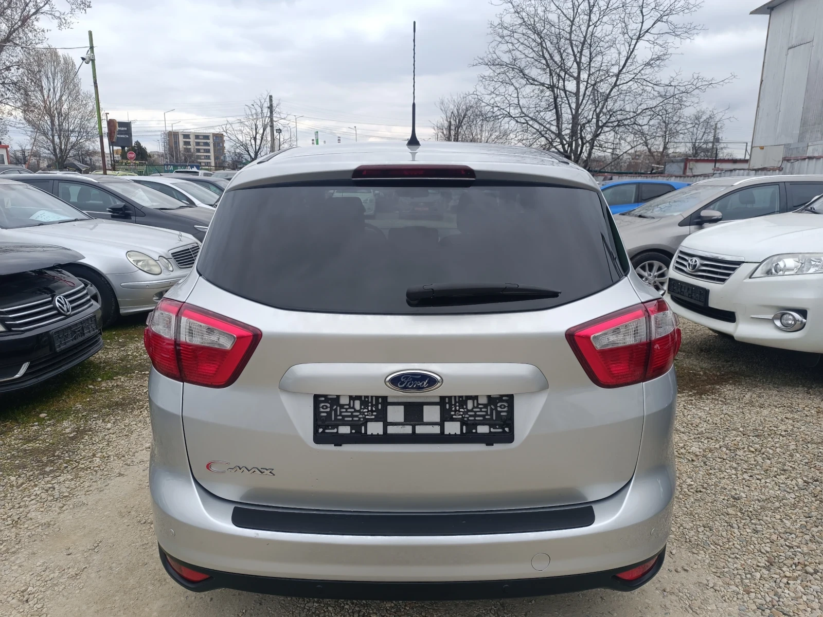 Ford C-max 1.6i * Газов инжекцион * Навигация * KEYLESS * , снимка 6 - Автомобили и джипове - 53906414