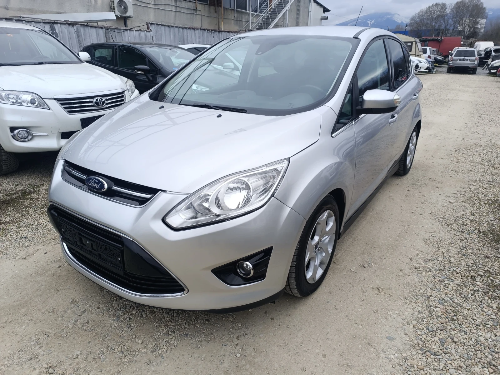 Ford C-max 1.6i * Газов инжекцион * Навигация * KEYLESS * 