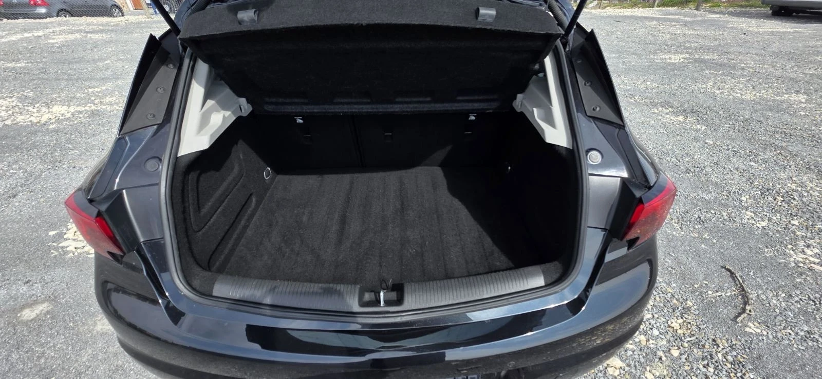 Opel Astra 1.4i AUTOMATIC, снимка 13 - Автомобили и джипове - 54010770