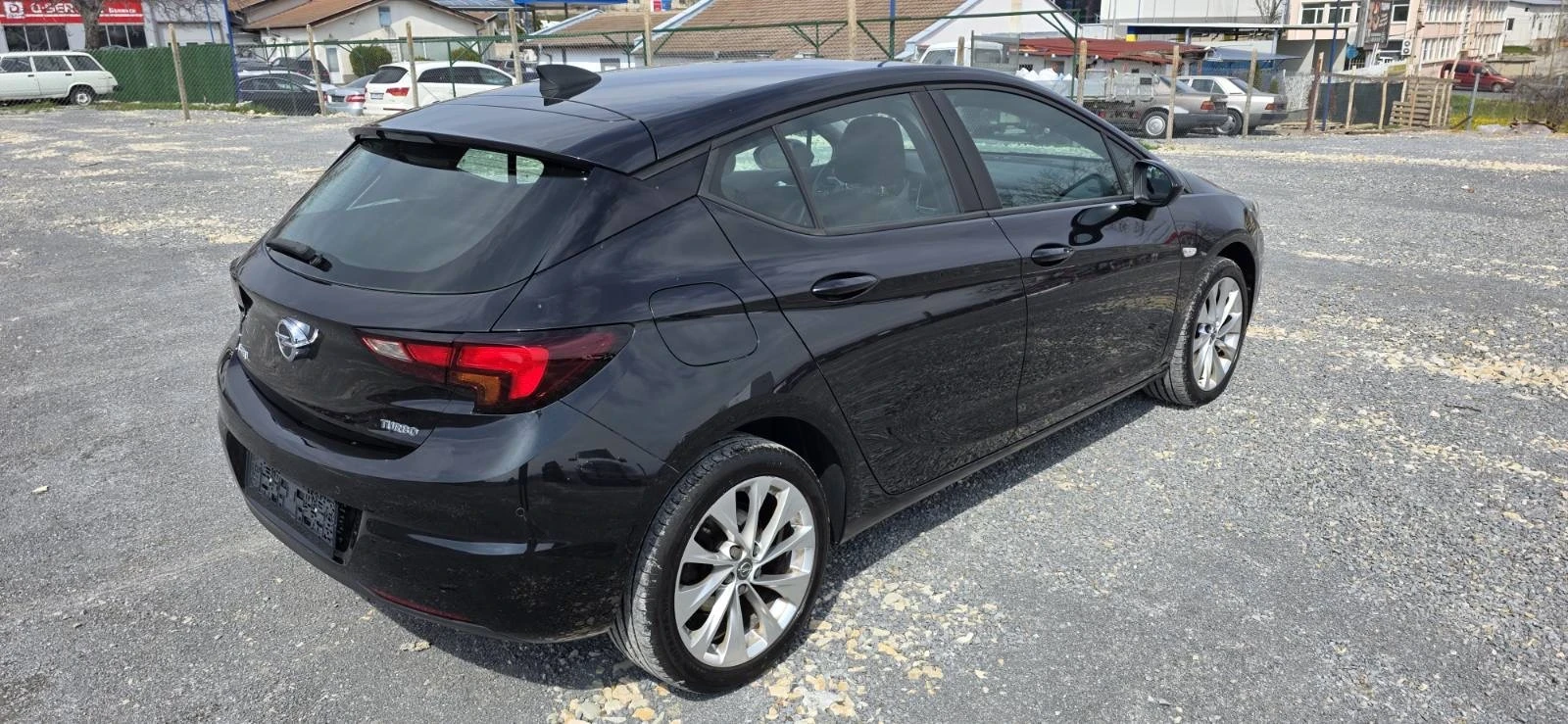 Opel Astra 1.4i AUTOMATIC, снимка 4 - Автомобили и джипове - 54010770