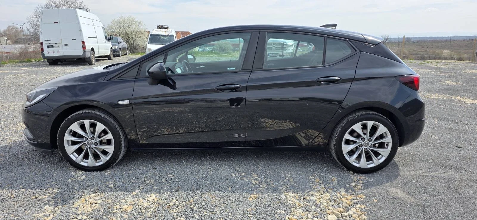 Opel Astra 1.4i AUTOMATIC, снимка 6 - Автомобили и джипове - 54010770