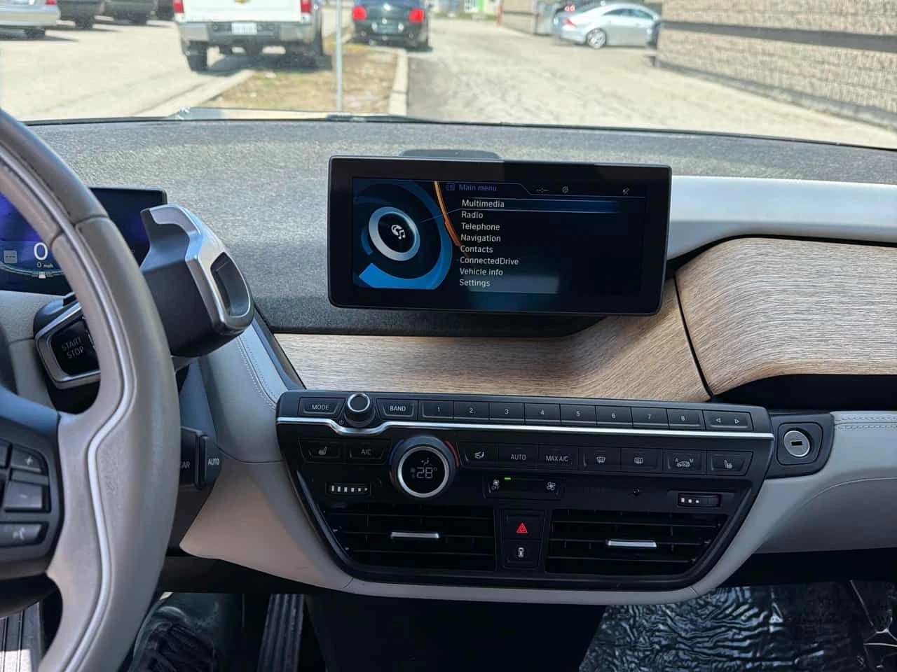 BMW i3 4dr HB  CARFAX, снимка 10 - Автомобили и джипове - 54172285