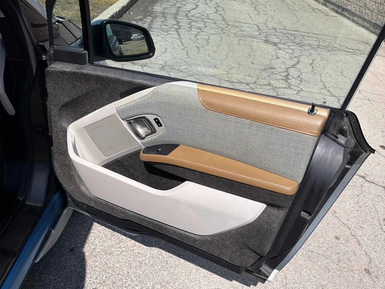 BMW i3 4dr HB  CARFAX, снимка 16 - Автомобили и джипове - 54172285