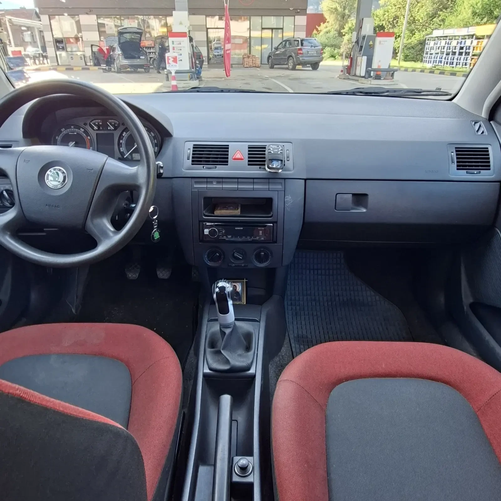 Skoda Fabia 1.4, снимка 8 - Автомобили и джипове - 54389527