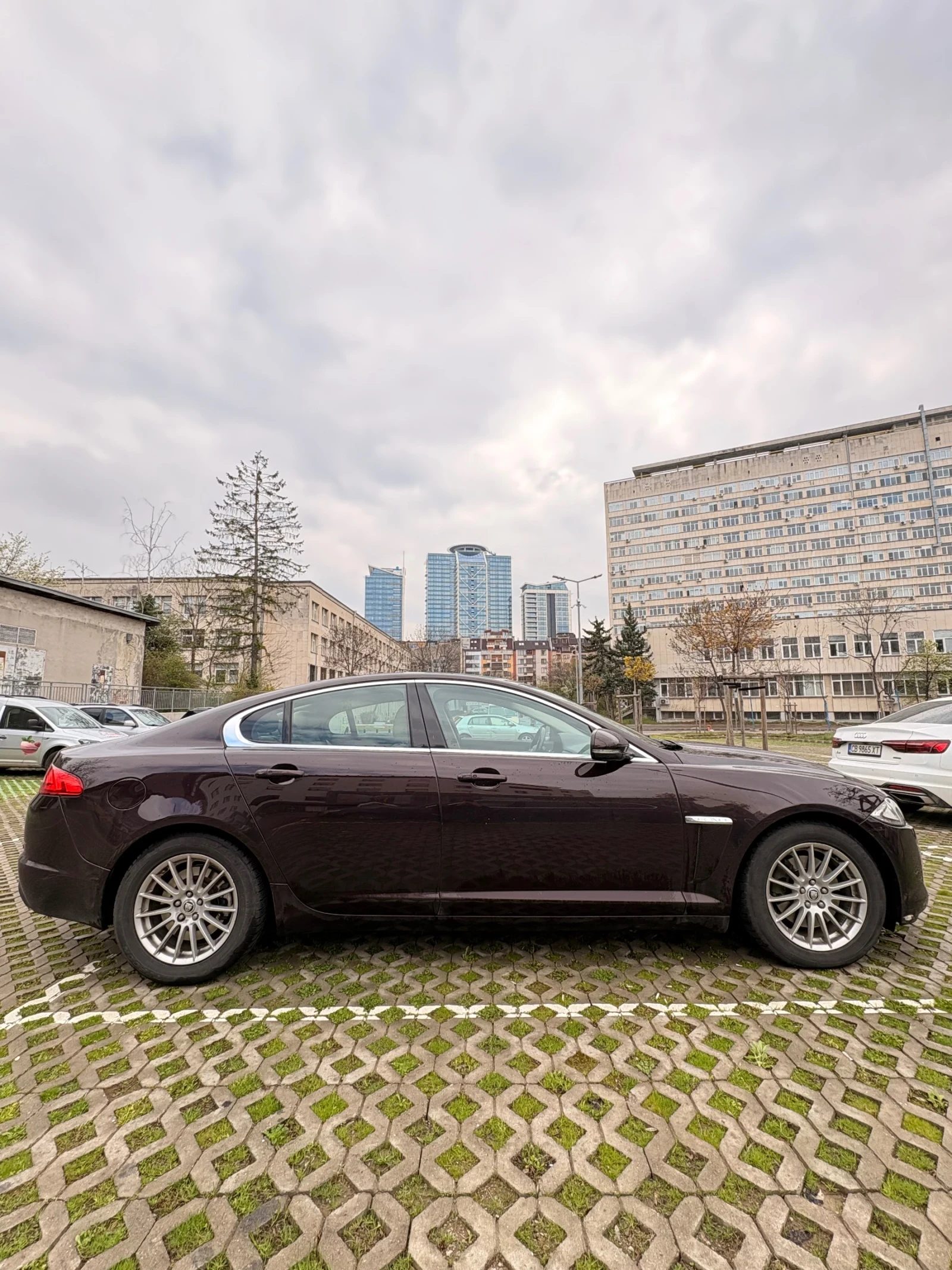 Jaguar Xf 2.2D 8ZF, снимка 8 - Автомобили и джипове - 54407637