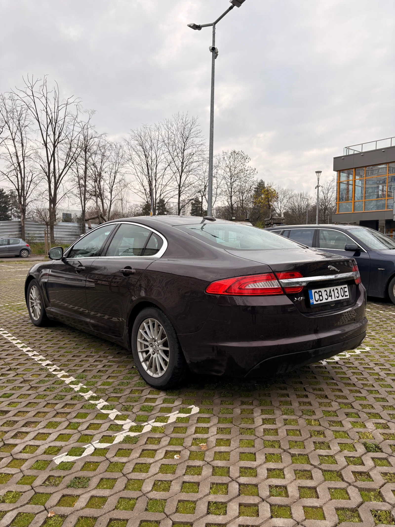 Jaguar Xf 2.2D 8ZF, снимка 5 - Автомобили и джипове - 54407637