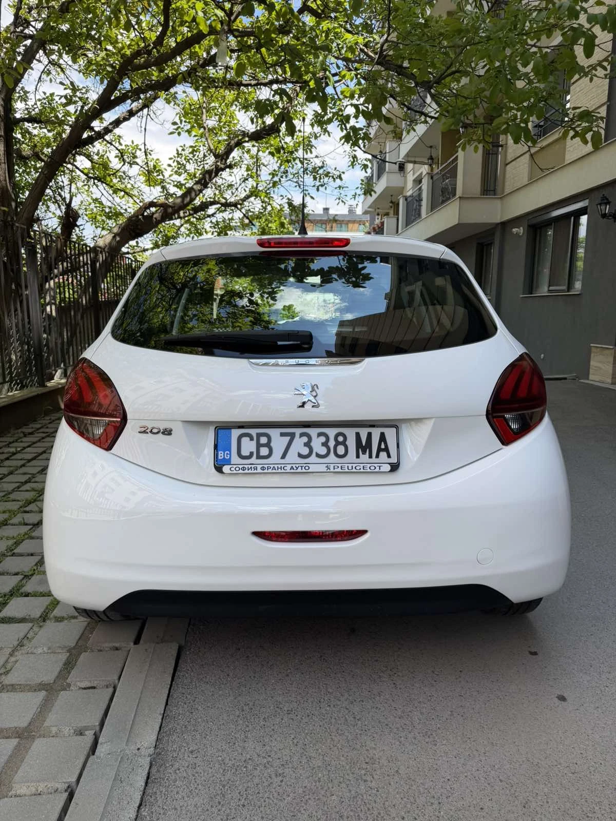 Peugeot 208, снимка 3 - Автомобили и джипове - 54645725