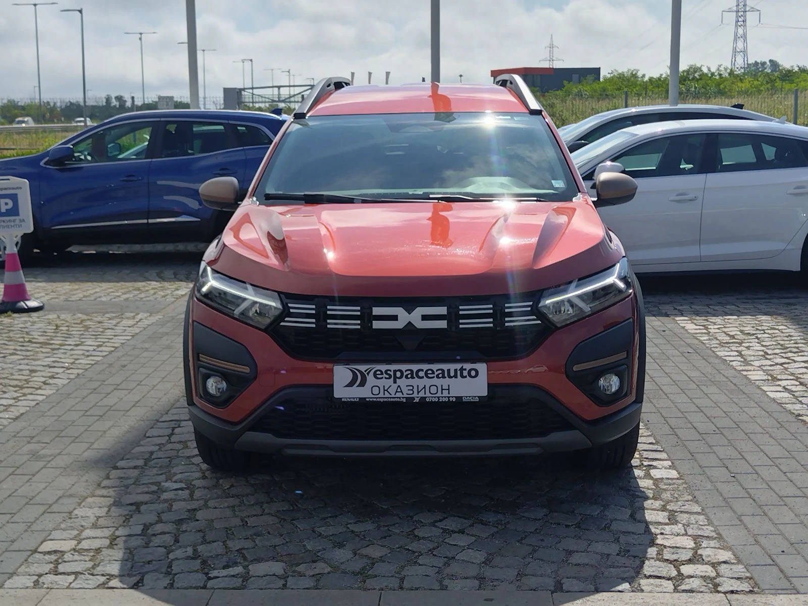 Dacia Jogger 1.0Tce/ 100к.с./ бензин/газ 6+ 1 места/КАПАРИРАН!, снимка 2 - Автомобили и джипове - 54761038