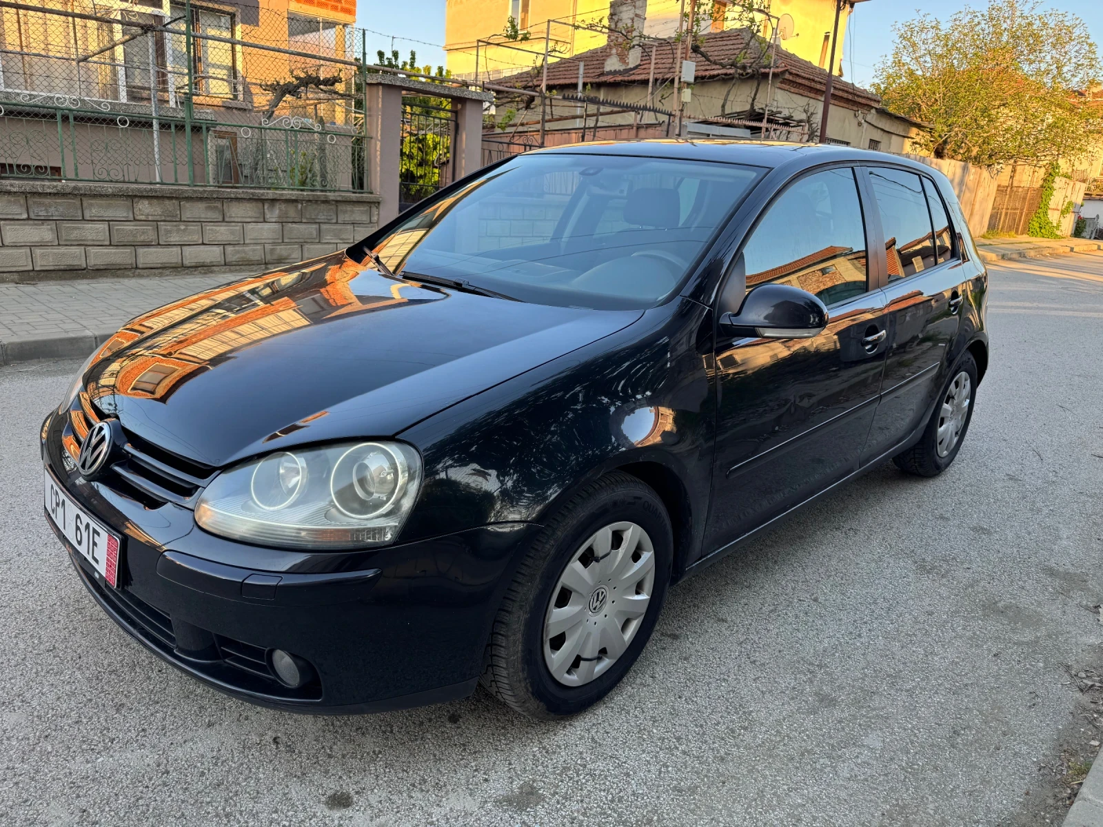 VW Golf 2.0 tdi, снимка 3 - Автомобили и джипове - 54965083