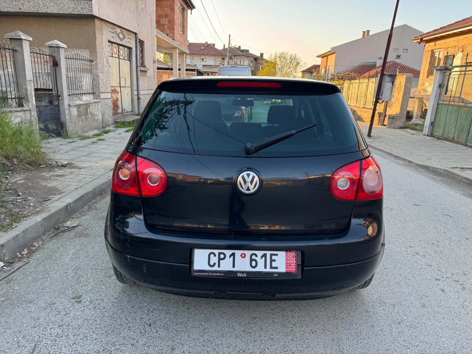 VW Golf 2.0 tdi, снимка 5 - Автомобили и джипове - 54965083