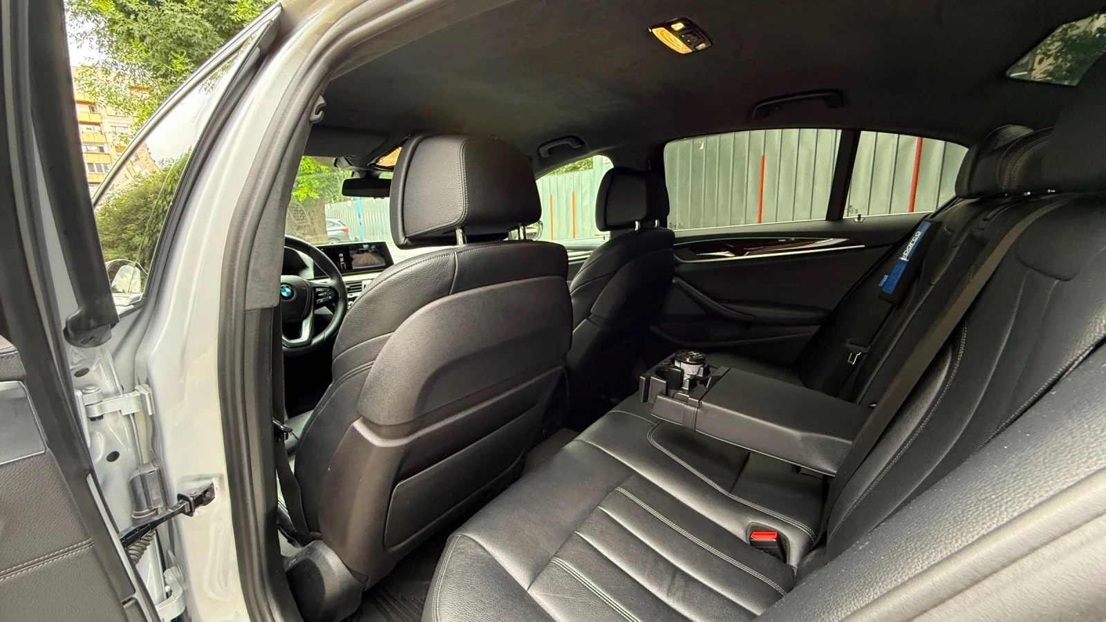 BMW 530 G30 3.0d 265ks xgrive, снимка 7 - Автомобили и джипове - 55125258