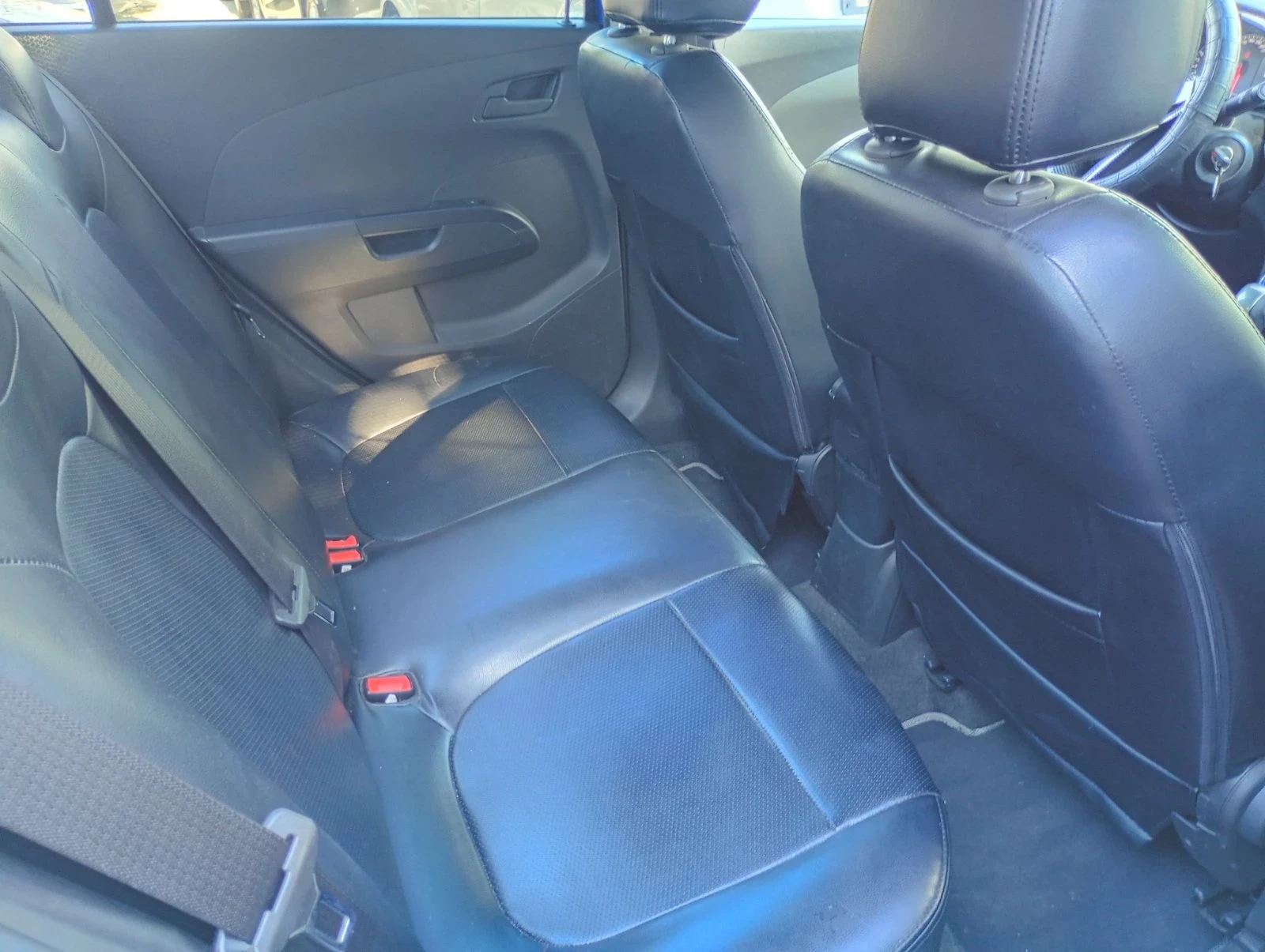 Chevrolet Aveo, снимка 11 - Автомобили и джипове - 55303888