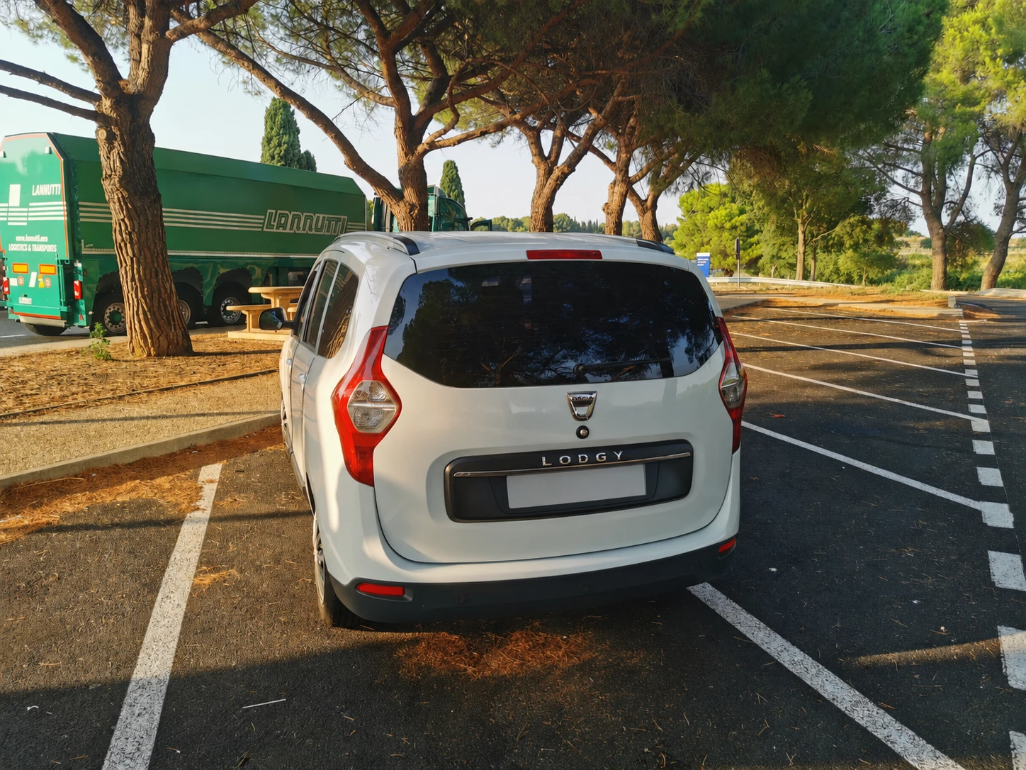Dacia Lodgy 1.6(LPG) 7 места, снимка 4 - Автомобили и джипове - 55398186