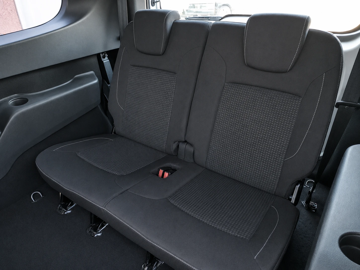 Dacia Lodgy 1.6(LPG) 7 места, снимка 7 - Автомобили и джипове - 55398186