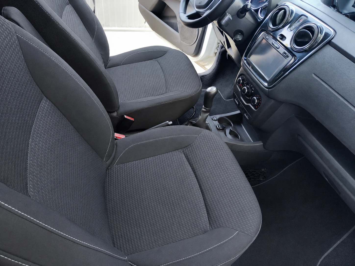 Dacia Lodgy 1.6(LPG) 7 места, снимка 5 - Автомобили и джипове - 55398186