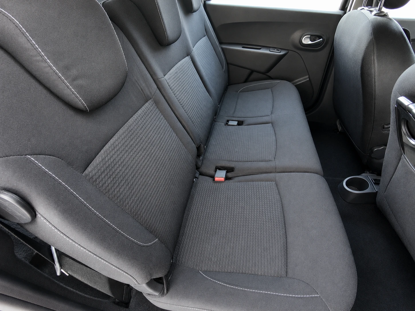 Dacia Lodgy 1.6(LPG) 7 места, снимка 6 - Автомобили и джипове - 55398186