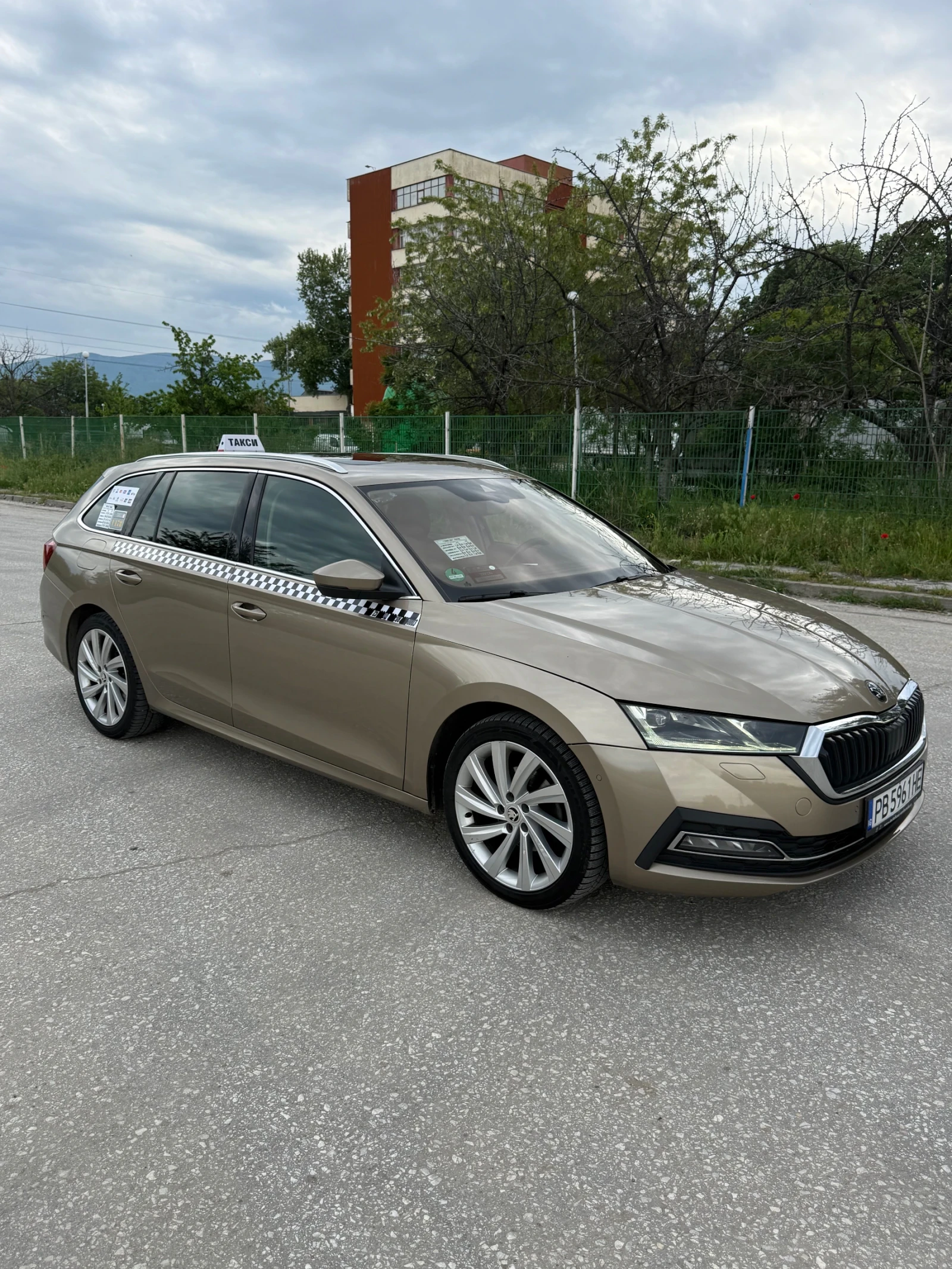 Skoda Octavia MATRIX FULL 2.0 TDI DSG, снимка 11 - Автомобили и джипове - 55560115