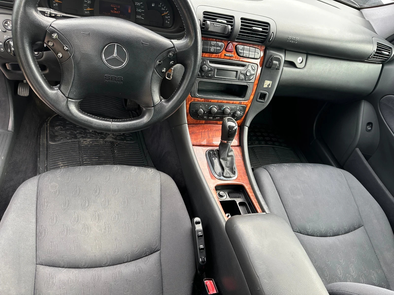 Mercedes-Benz C 220, снимка 11 - Автомобили и джипове - 55931135