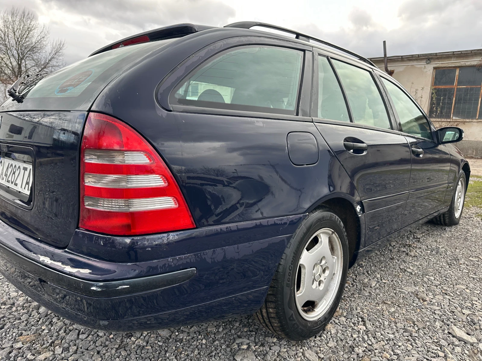 Mercedes-Benz C 220, снимка 2 - Автомобили и джипове - 55931135