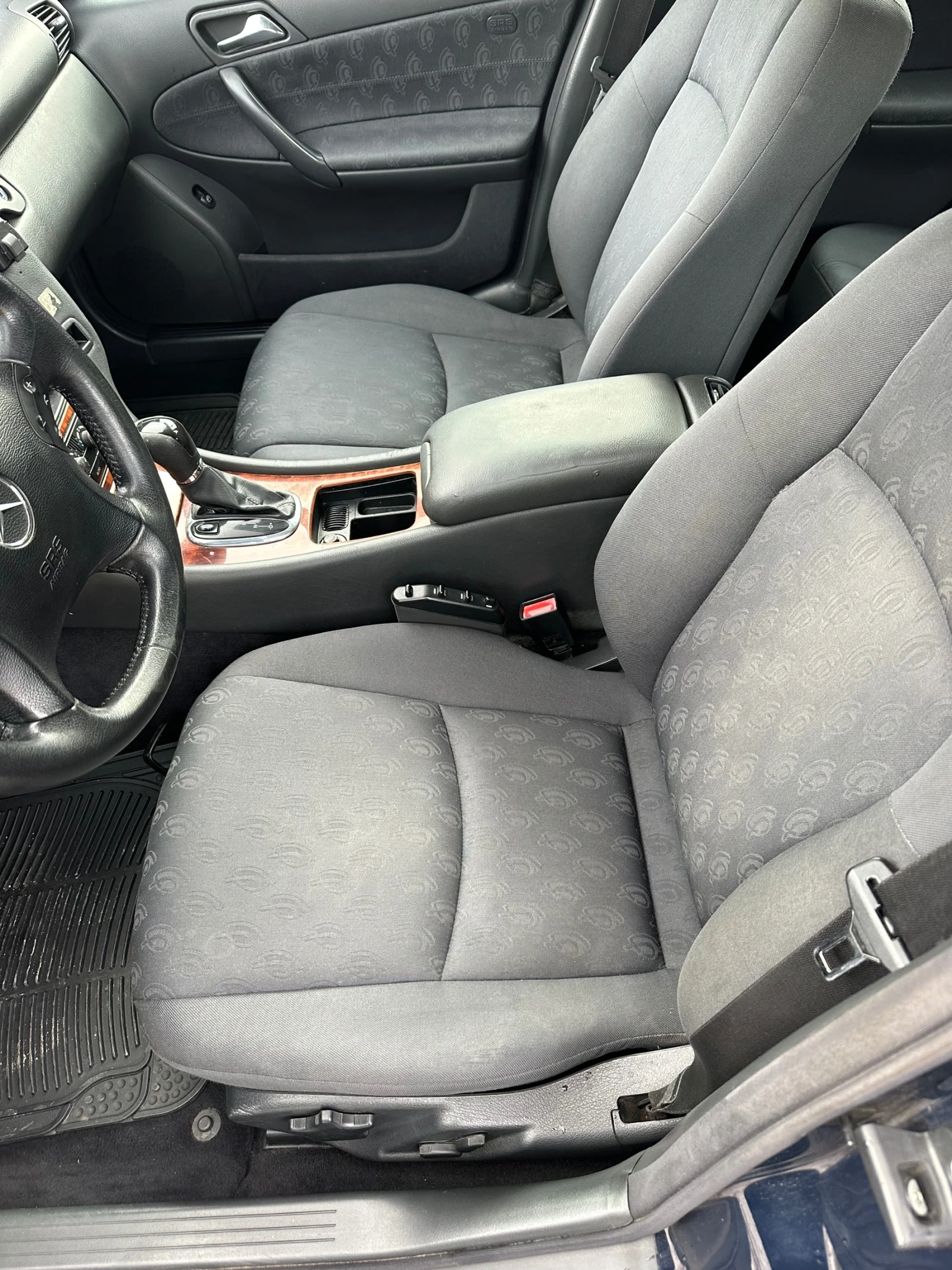 Mercedes-Benz C 220, снимка 13 - Автомобили и джипове - 55931135