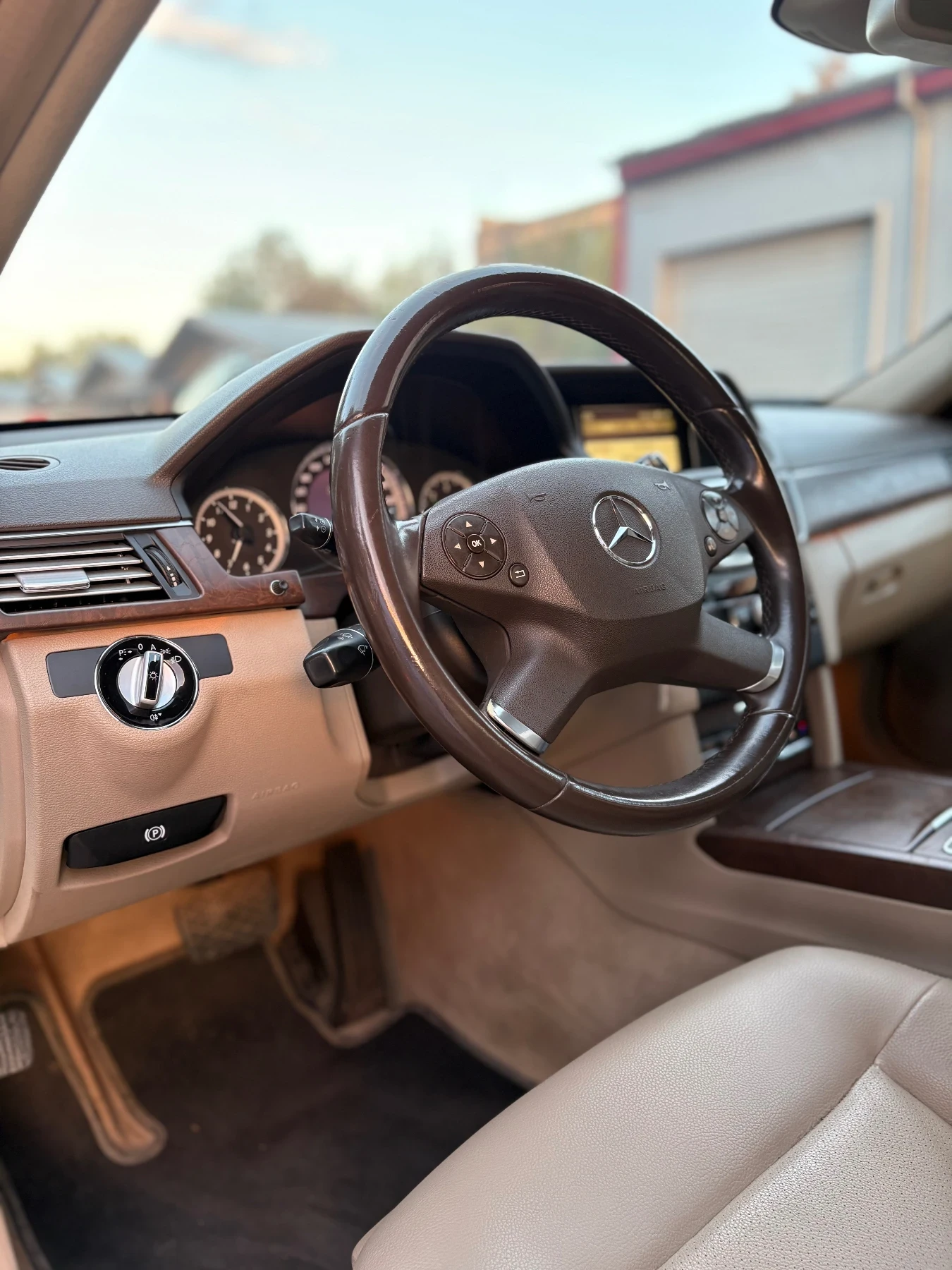 Mercedes-Benz E 350 231 h.p. - 4matic, снимка 13 - Автомобили и джипове - 56247201