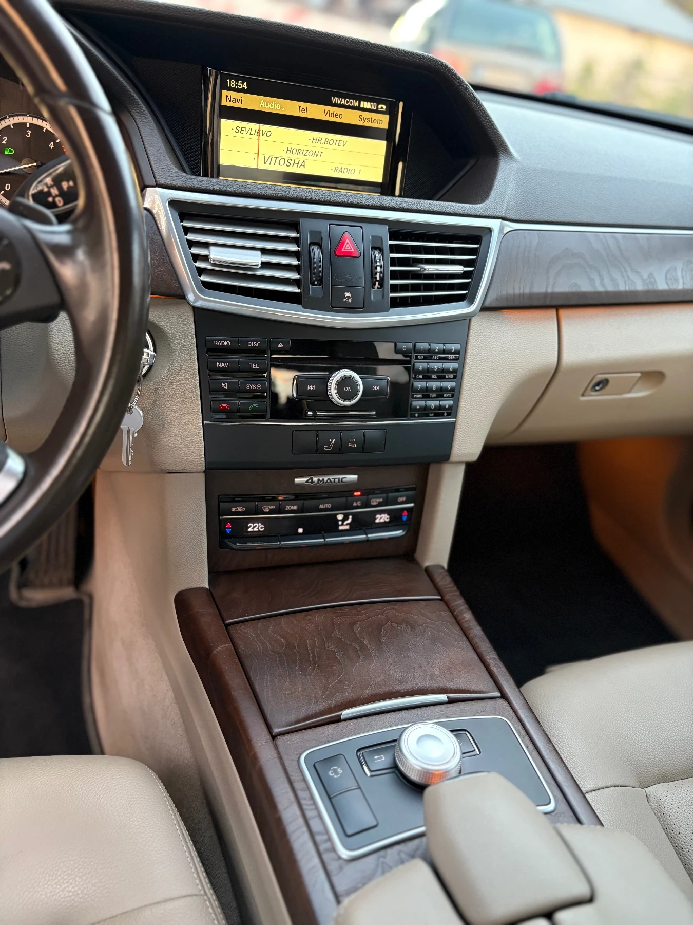 Mercedes-Benz E 350 231 h.p. - 4matic, снимка 14 - Автомобили и джипове - 56247201