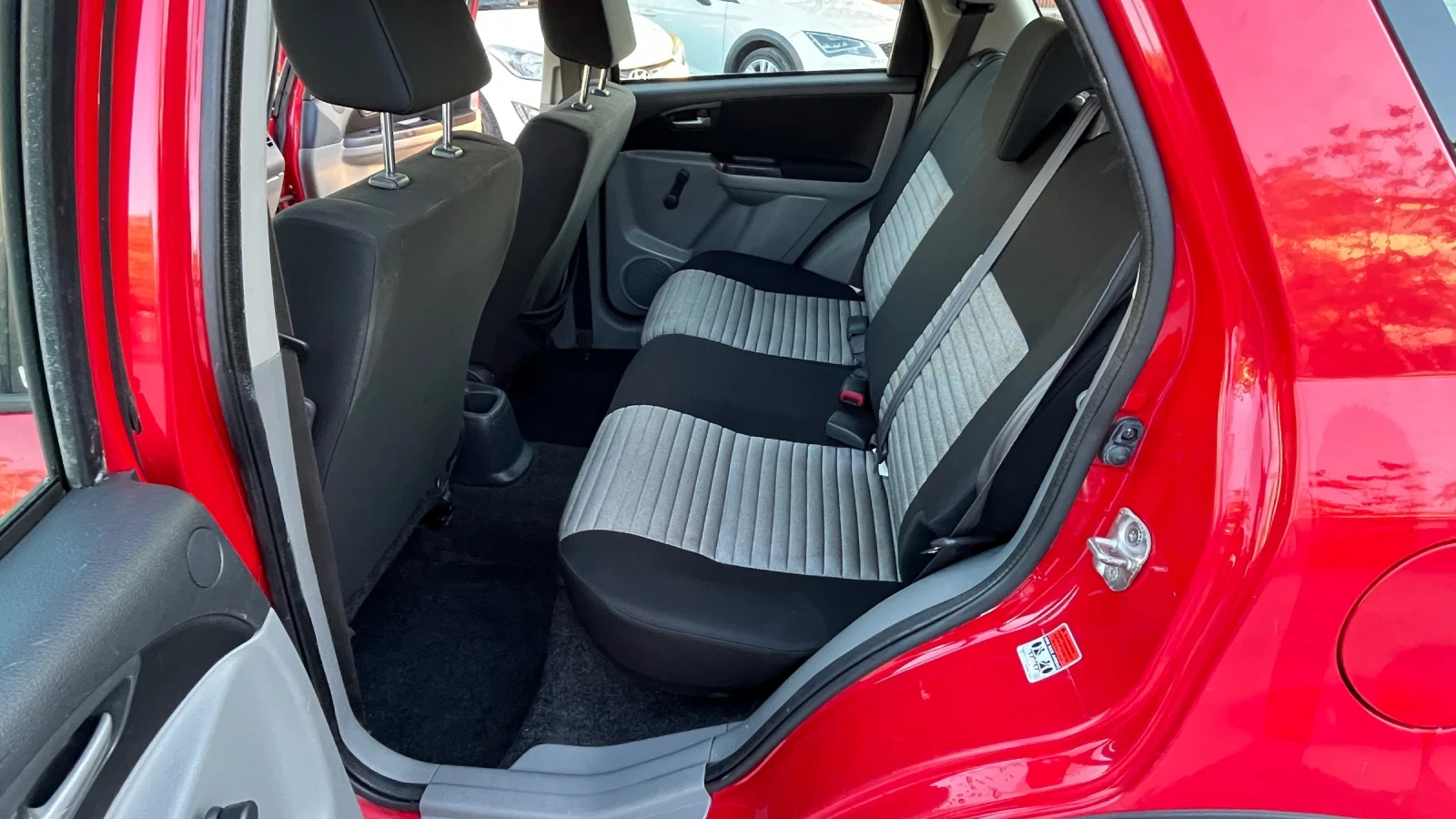 Suzuki SX4 1, 6 4WD 120кс, снимка 12 - Автомобили и джипове - 56713925