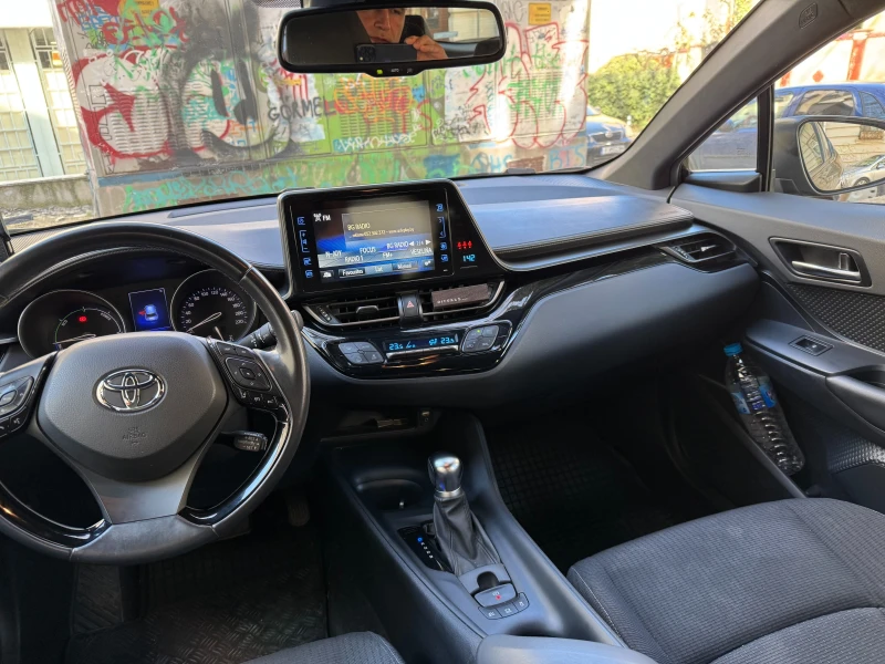 Toyota C-HR, снимка 11 - Автомобили и джипове - 49232352