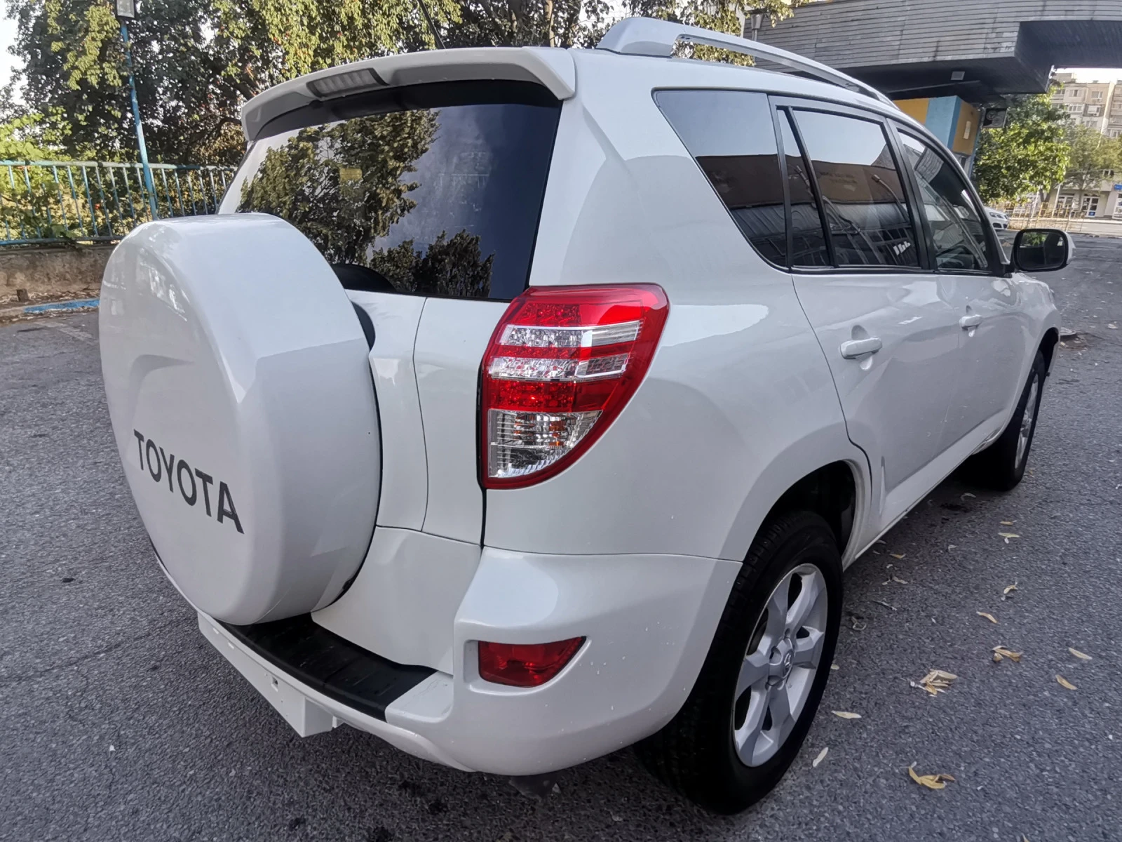 Toyota Rav4 2.2D4D - изображение 5