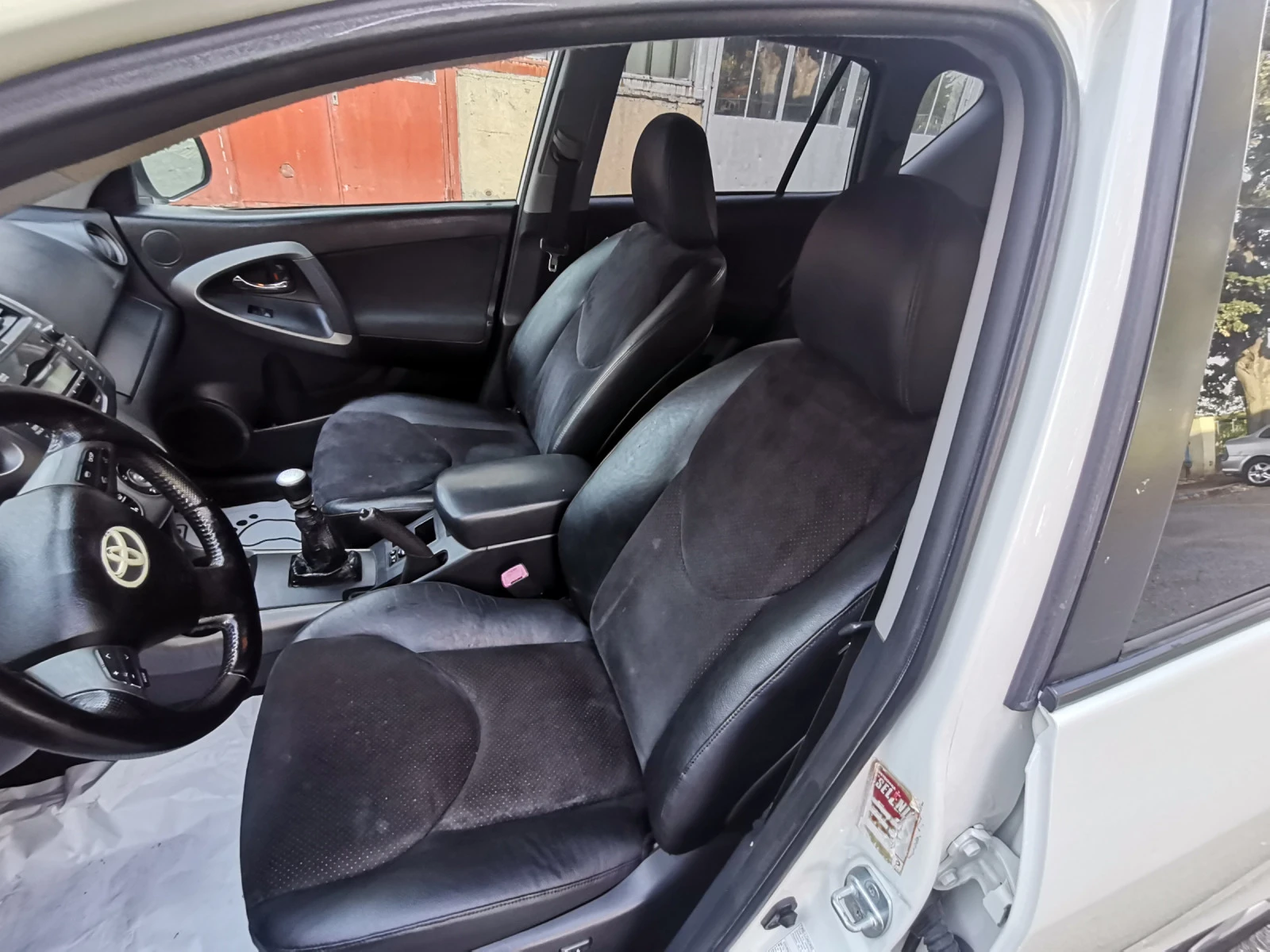 Toyota Rav4 2.2D4D - изображение 9