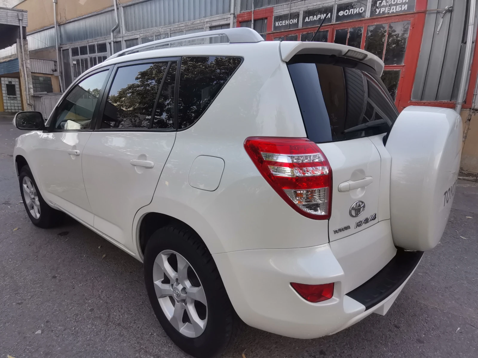 Toyota Rav4 2.2D4D - изображение 7