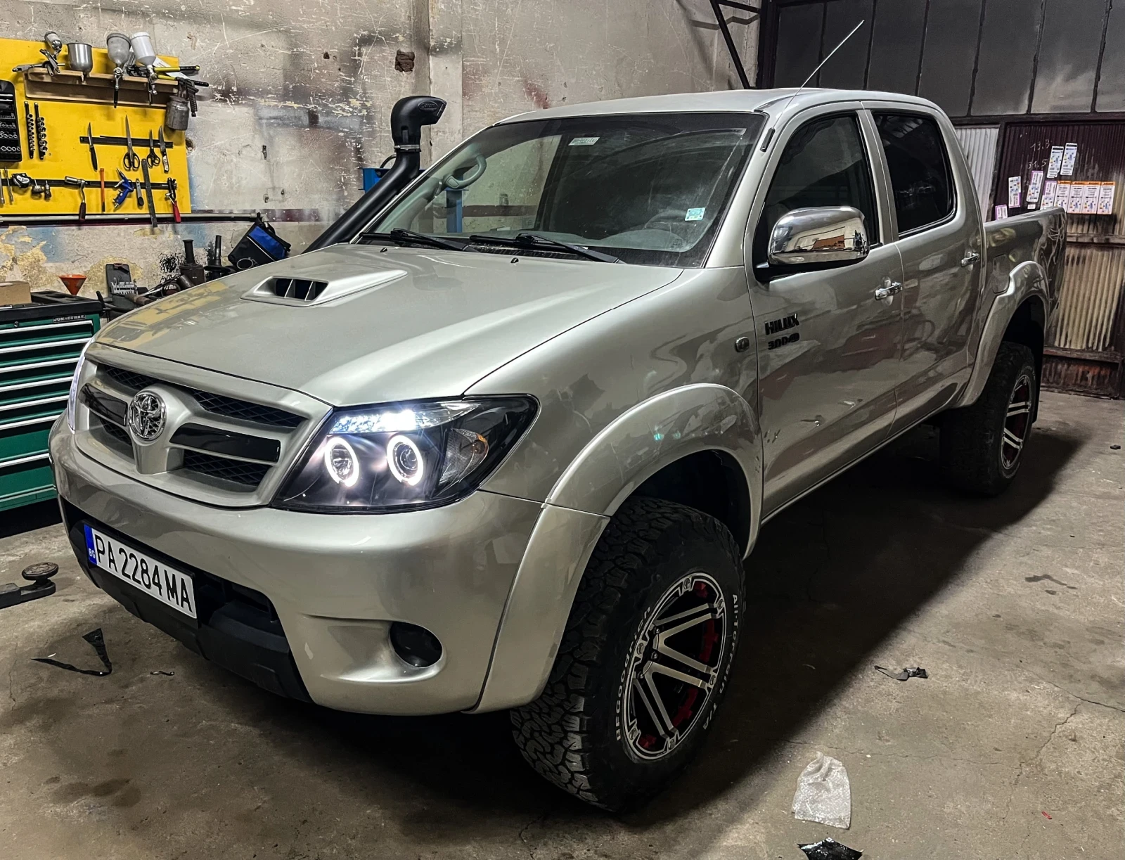 Toyota Hilux 3.0 D4-D Автоматик - изображение 6