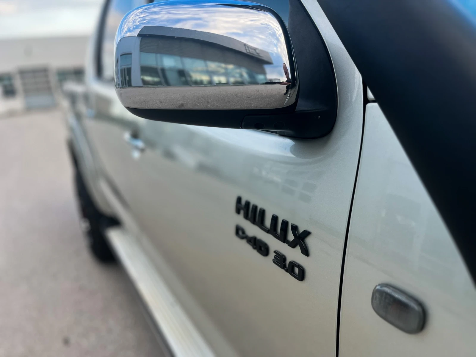 Toyota Hilux 3.0 D4-D Автоматик - изображение 10