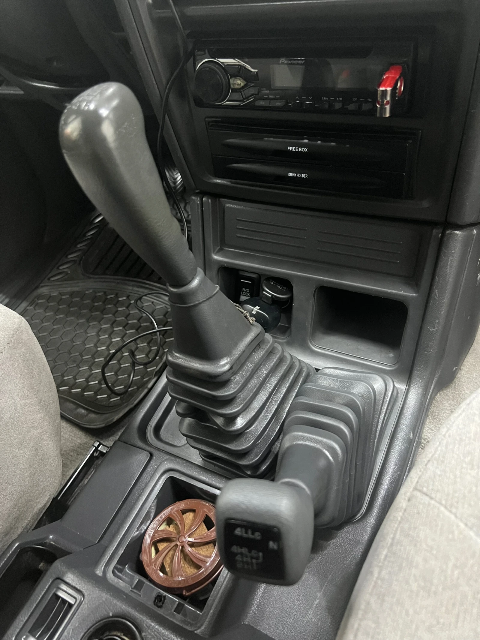 Mitsubishi Pajero 2.8 Super Select - изображение 8