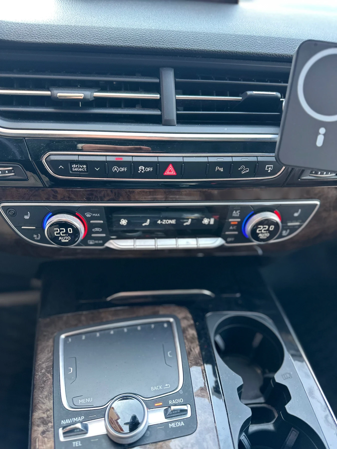 Audi Q7 3.0, снимка 10 - Автомобили и джипове - 53756212