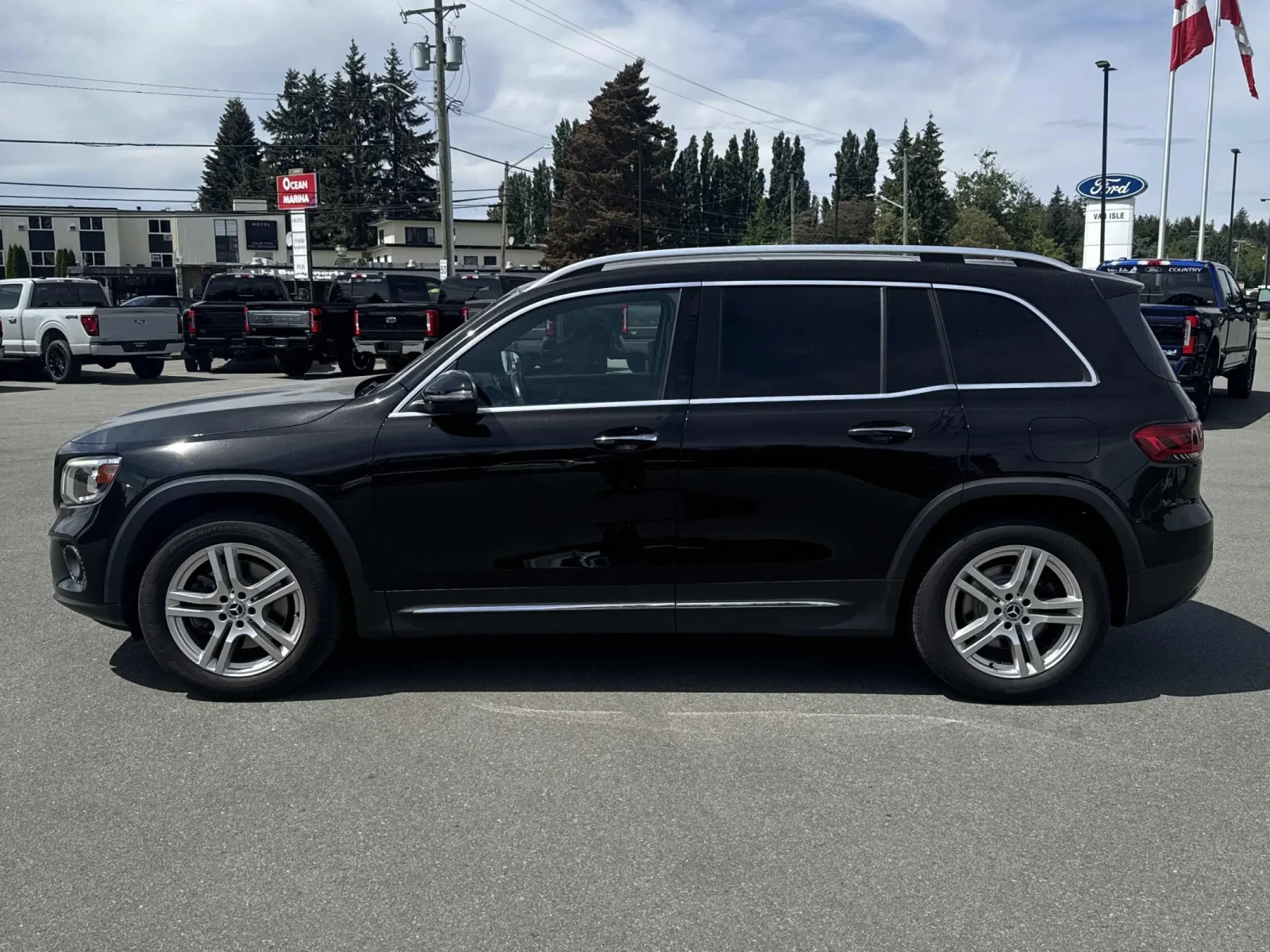 Mercedes-Benz GLB 250 * * CARFAX * * АВТО КРЕДИТ * * Цена до БГ * * , снимка 3 - Автомобили и джипове - 54577339