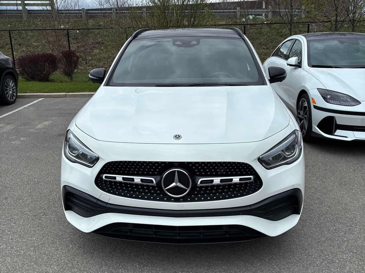 Mercedes-Benz GLA 250 4MATIC/ПАНОРАМА/ПОДГРЕВИ, снимка 2 - Автомобили и джипове - 54795840