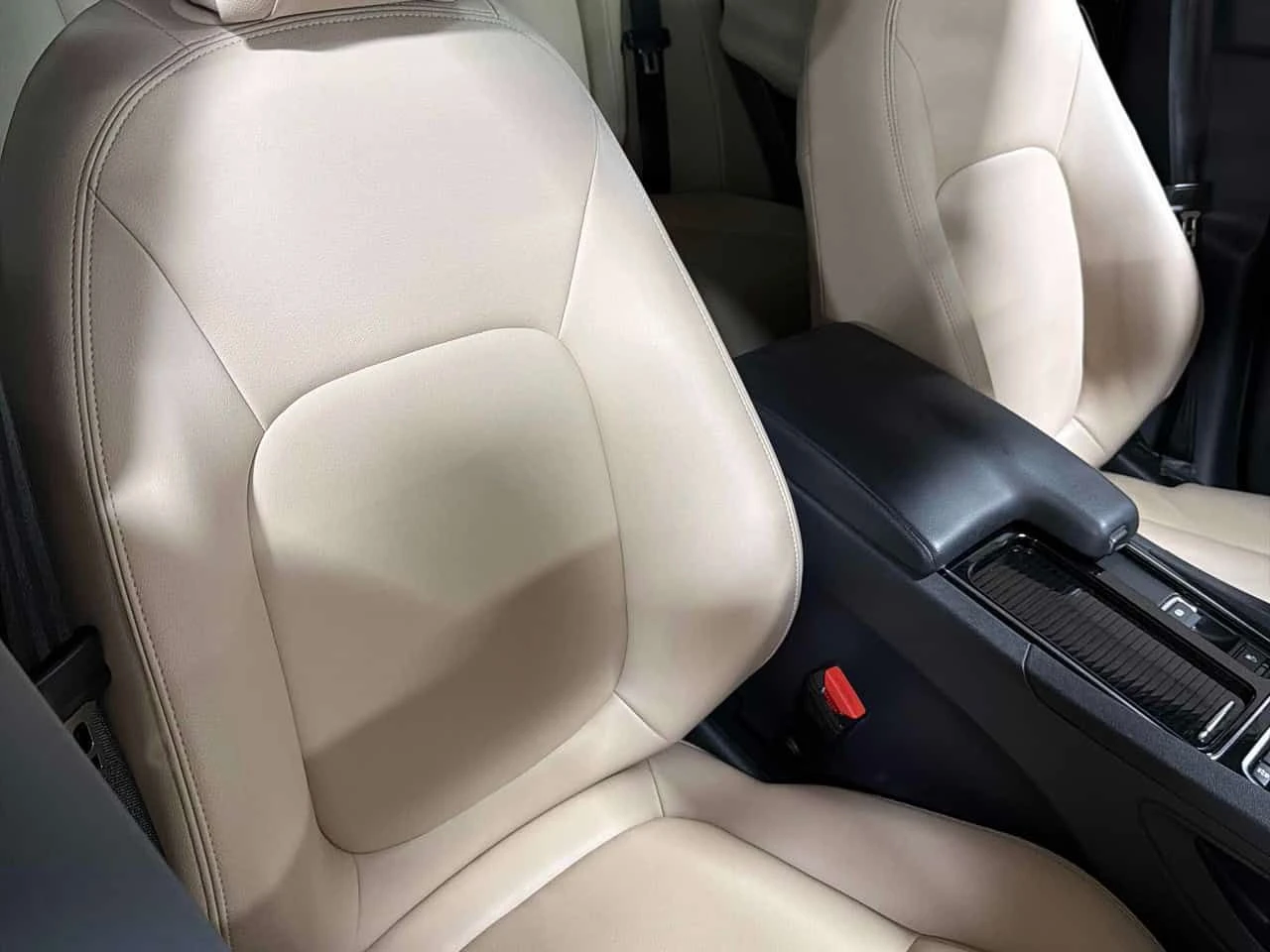 Jaguar F-PACE PREMIUM| PANO| ПОДГРЕВИ| LANE ASSIST| 2 КЛЮЧА| , снимка 14 - Автомобили и джипове - 55012609