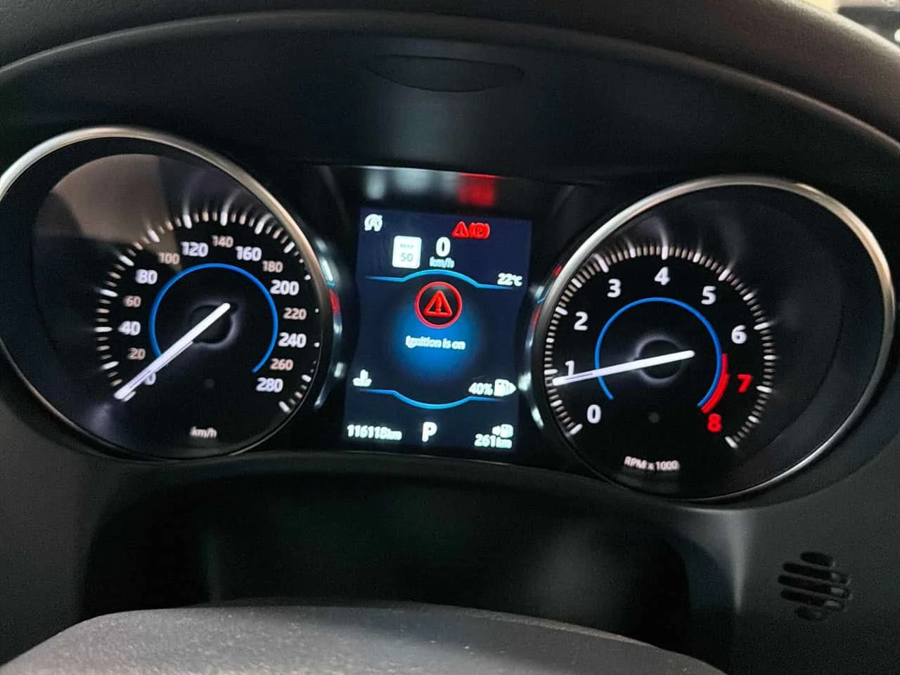 Jaguar F-PACE PREMIUM| PANO| ПОДГРЕВИ| LANE ASSIST| 2 КЛЮЧА| , снимка 10 - Автомобили и джипове - 55012609