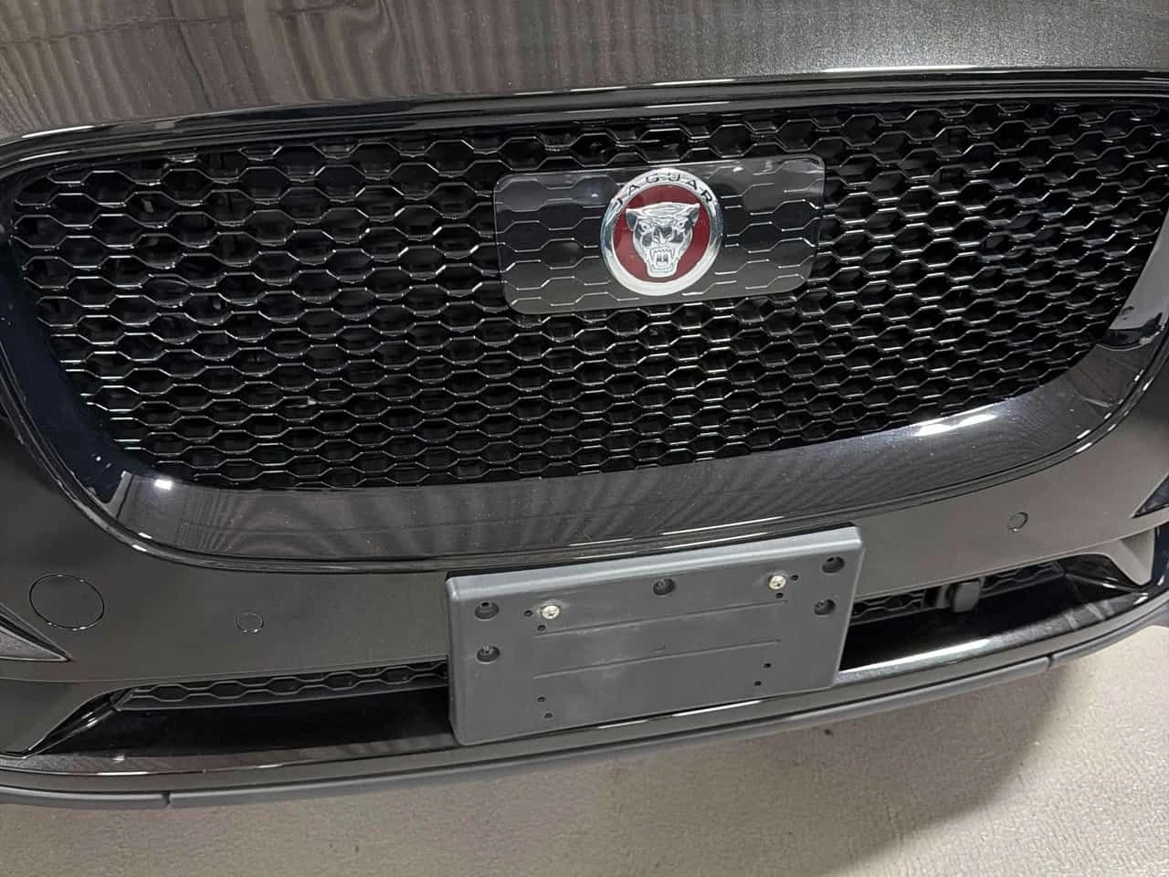 Jaguar F-PACE PREMIUM| PANO| ПОДГРЕВИ| LANE ASSIST| 2 КЛЮЧА| , снимка 8 - Автомобили и джипове - 55012609