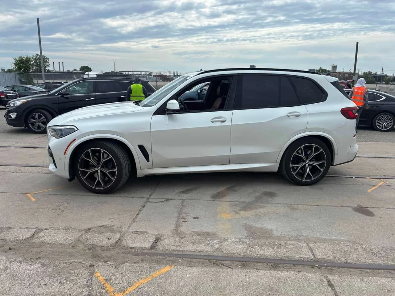 BMW X5 | DISTRONIC | 360 | ЛАЗЕРИ | ВЪЗДУХ | HUD | , снимка 2 - Автомобили и джипове - 55094542