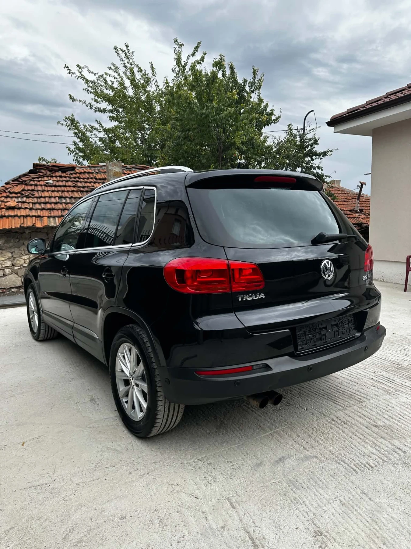 VW Tiguan 2.0TDi, снимка 3 - Автомобили и джипове - 56413389