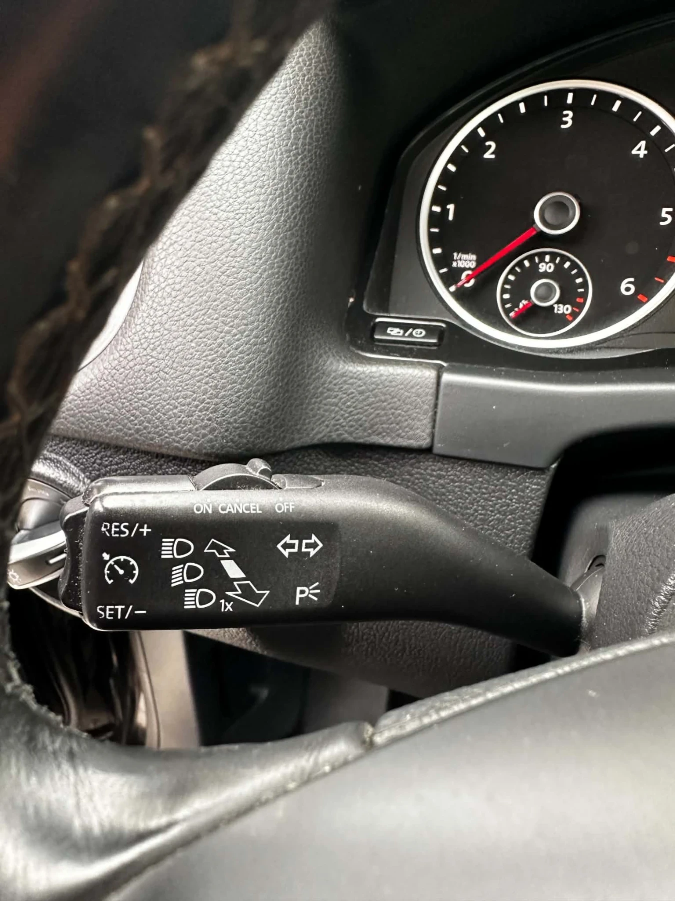 VW Tiguan 2.0TDi, снимка 10 - Автомобили и джипове - 56413389